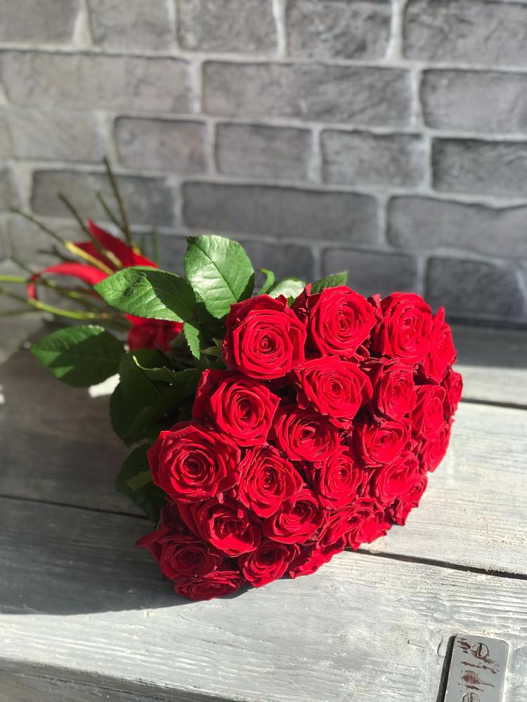 Букет Красные розы Фридом в Лобва