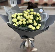 Букет Белые кустовые розы Солинеро в Лобва