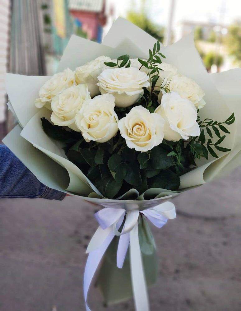 Букет Белые розы Проуд в Лобва