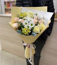 Букет цветов из:  Альстромерии, Розы и Хризантемы в Лобва