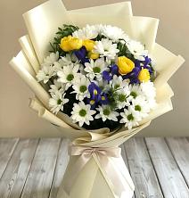 Букет цветов из:  Ирисы, Хризантемы и Розы в Лобва