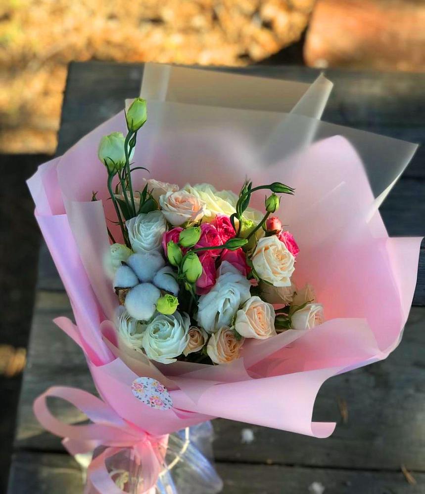 Букет цветов из: Розы и Лизиантусы в Лобва