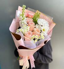 Букет цветов из:  Хризантемы и Розы в Лобва