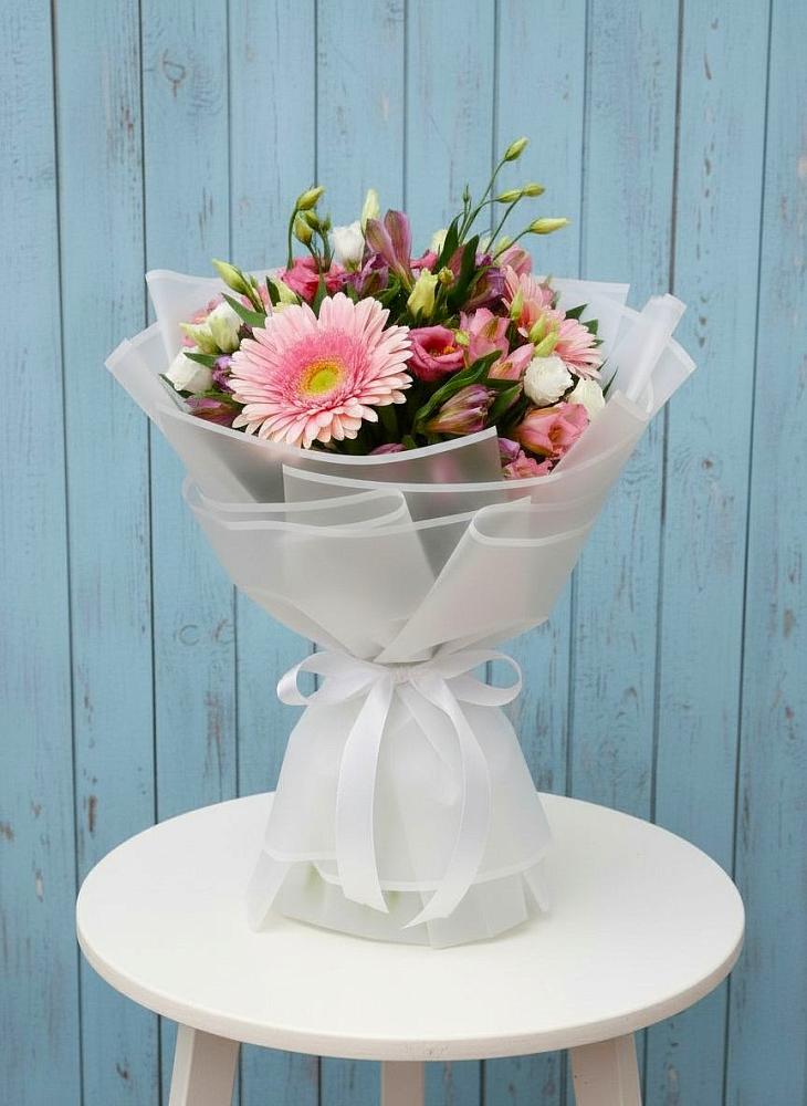 Букет цветов из: Герберы, Альстромерии и Лизиантусы в Лобва