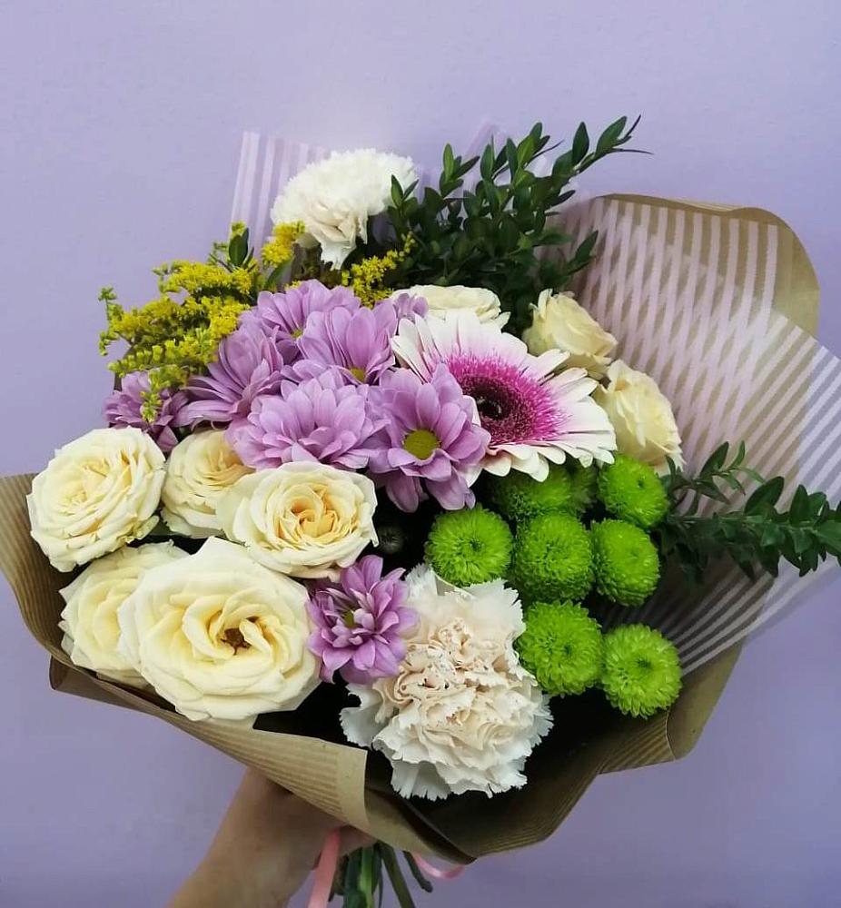 Букет цветов из: Хризантемы, Розы, Гвоздики и Герберы в Лобва