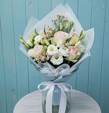 Букет цветов из:  Розы и Лизиантусы в Лобва