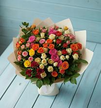Букет Микс из разноцветных кустовых роз в Лобва