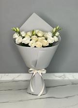 Букет цветов из:  Розы и Лизиантусы в Лобва